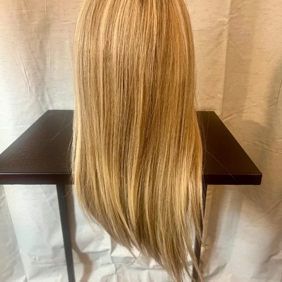 Human Hair Lace Front Wig – 18” Honey Blonde Highlights w/ Dark Roots